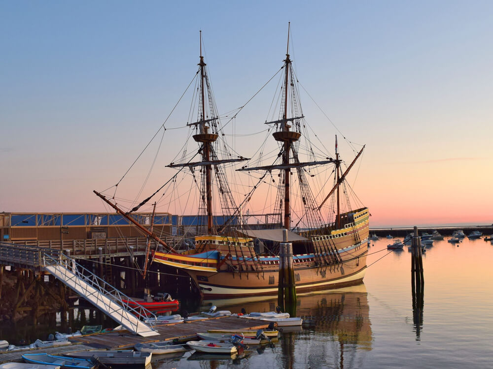 1620 Mayflower sets sail