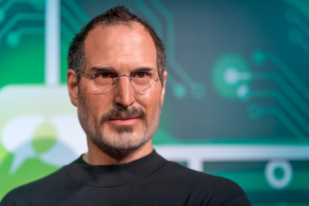 1997 Apple names Steve Jobs interim CEO