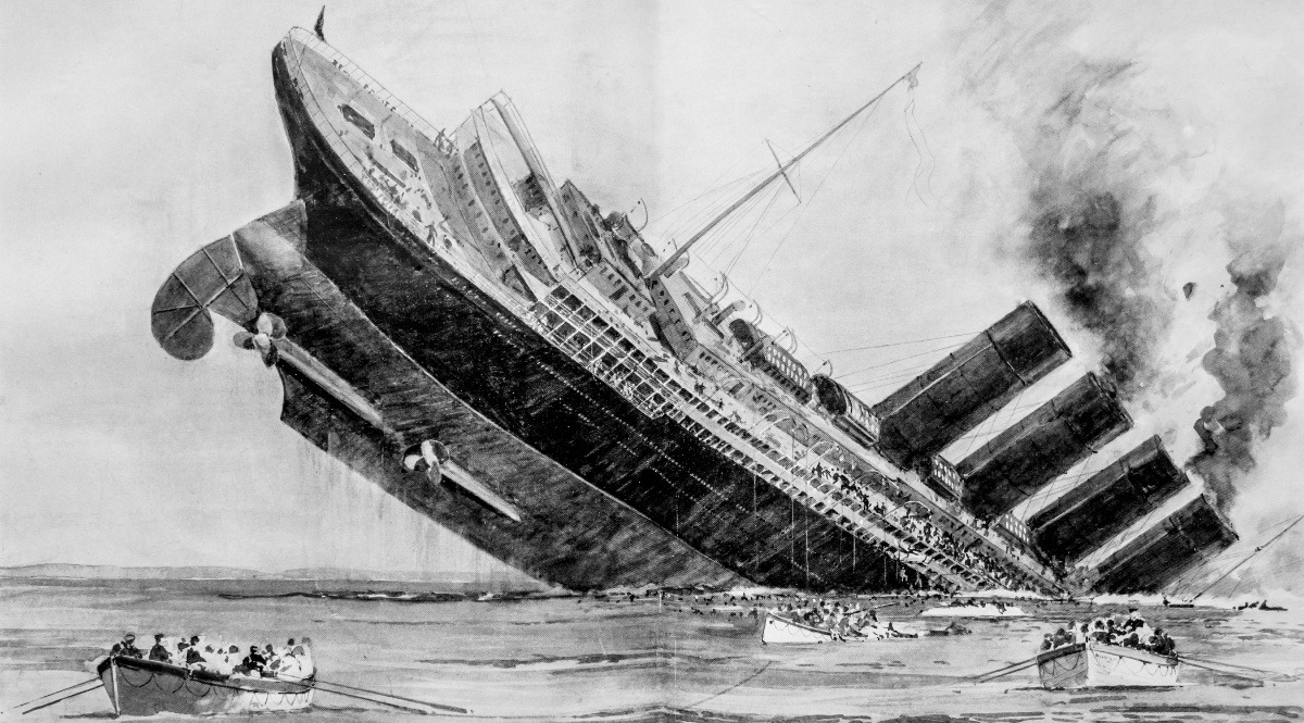 RMS Lusitania Sinks