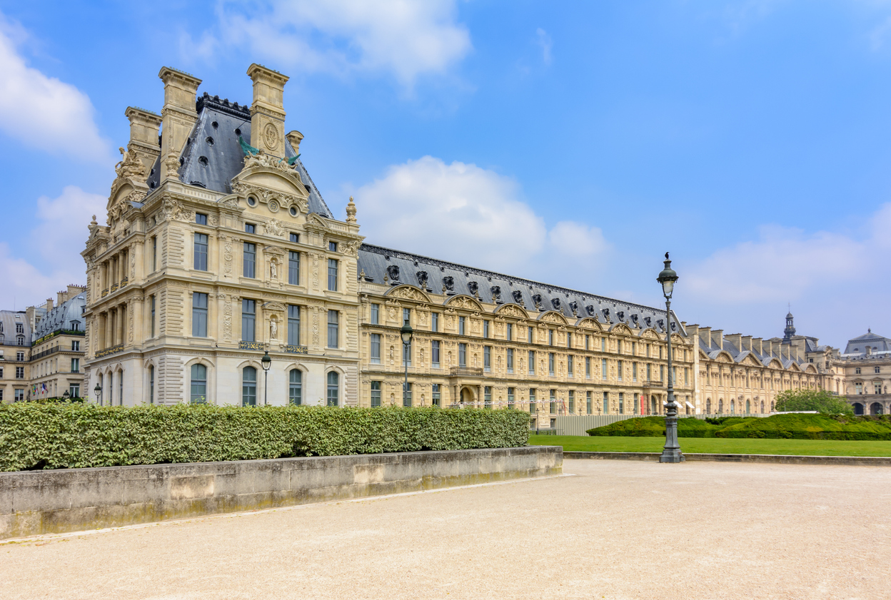 1793 – The Louvre opens