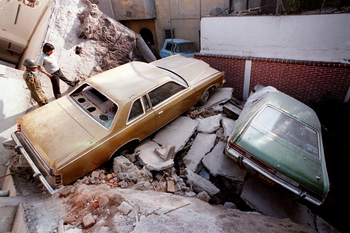 1985- 8.1 earthquake hits Mexico City