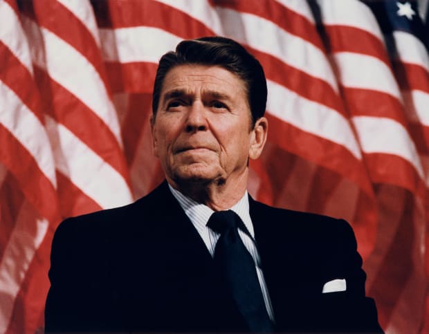 1966 Movie actor Ronald Reagan elected Governor of California