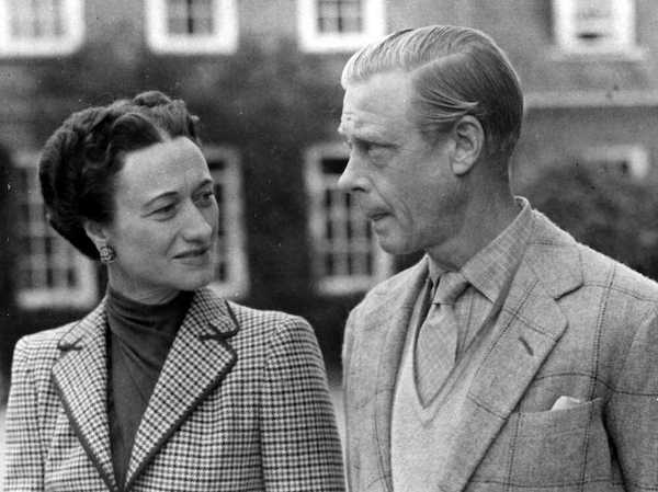 1936- Edward VIII signs an instrument of abdication so he can marry American divorcee Wallis Simpson