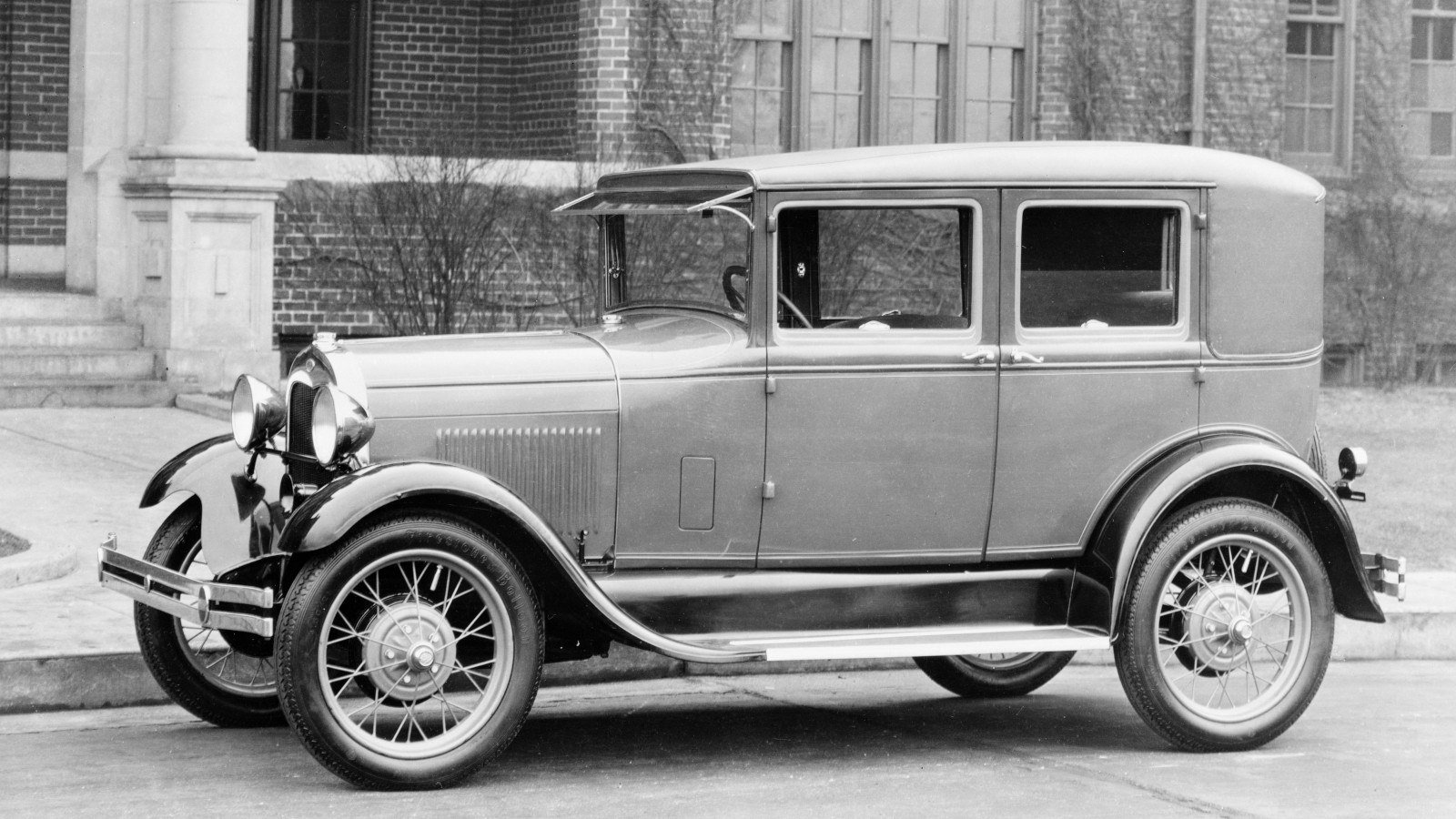 1927 – 1st Model A Ford sells for $385