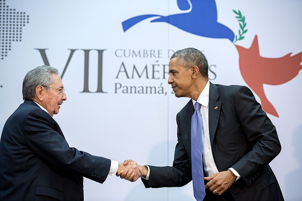 Handshake_between_the_President_and_Cuban_President_Raúl_Castro Copy of Handshake between President Barack Obama and President Raul Castro