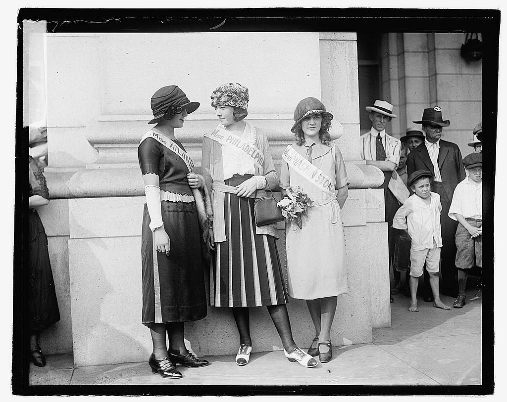 Contestants at the 1921 Pageant; Miss Atlantic City (Ethel Charles), Miss Philadelphia, and Miss Washington, DC. Image Credit Wikipedia